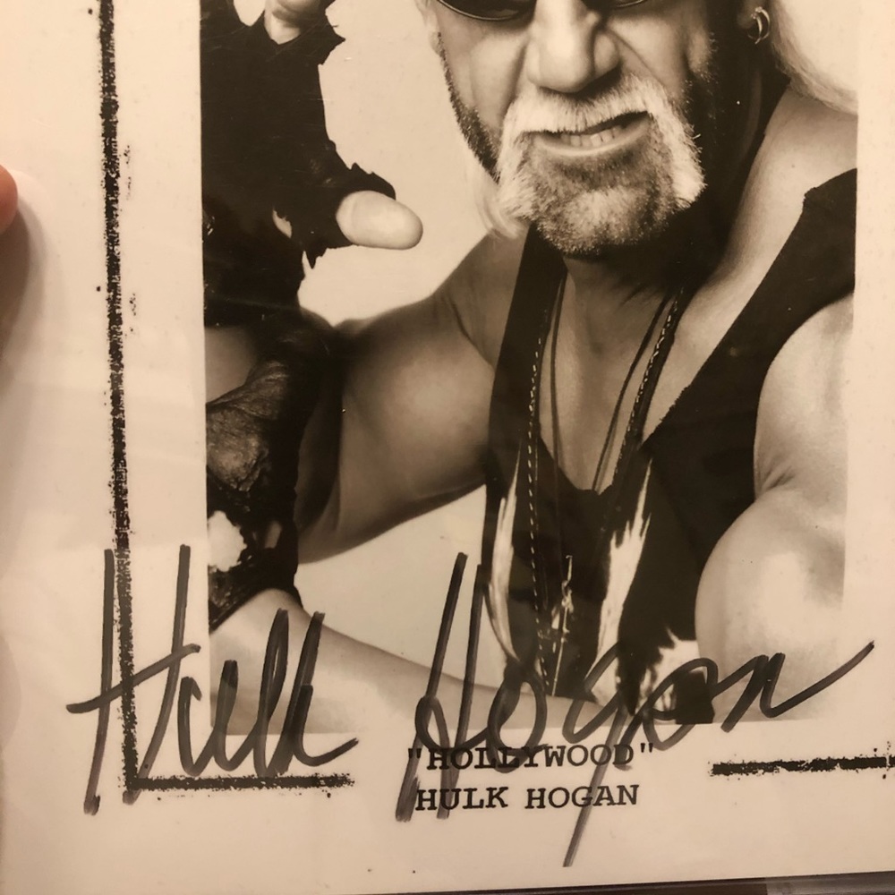 NWO Hulk Hogan signed βπΌ (Rp) - Picture 2 of 3